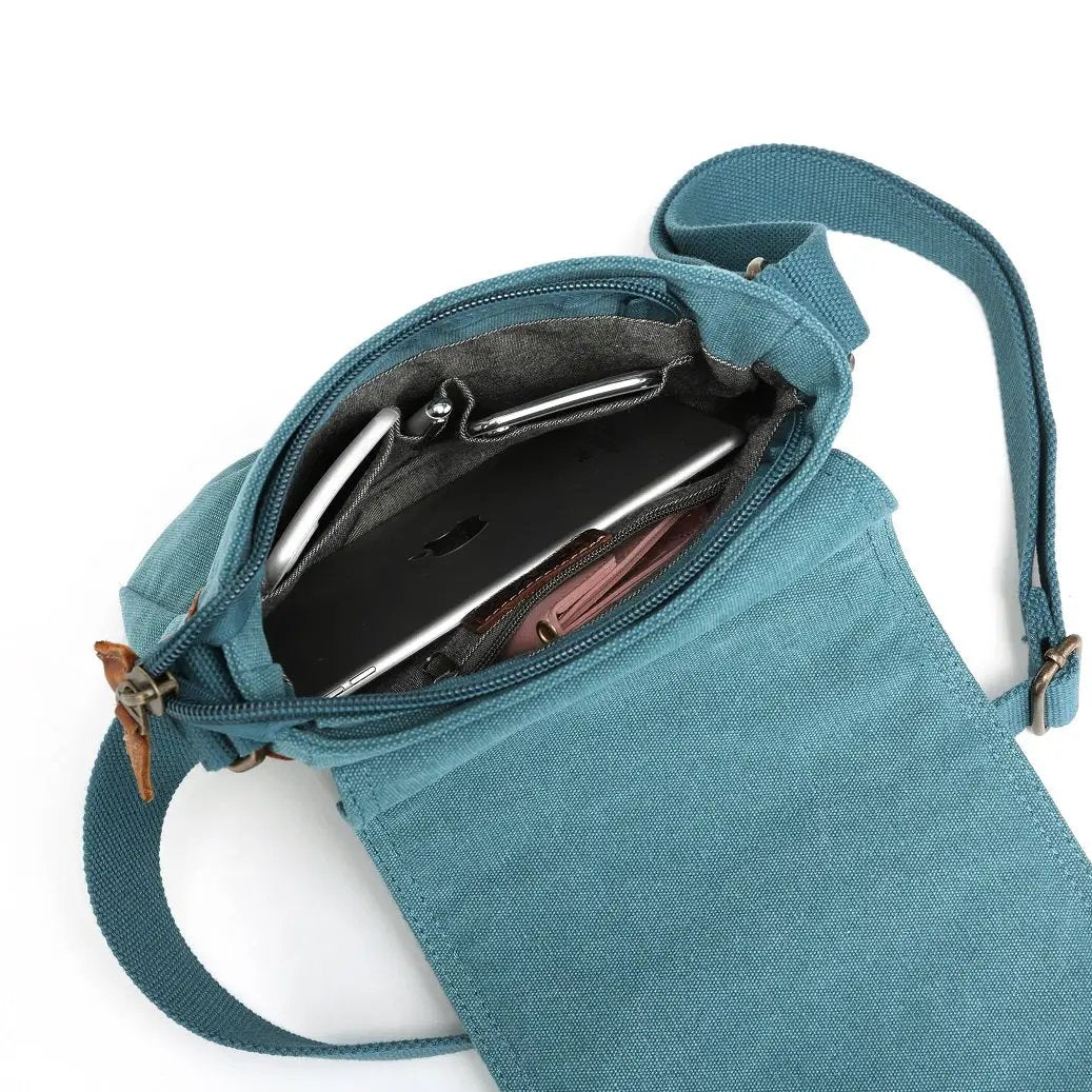 A lightweight Canvas Shoulder Bag SB 8572 with zippered pockets from Davan.