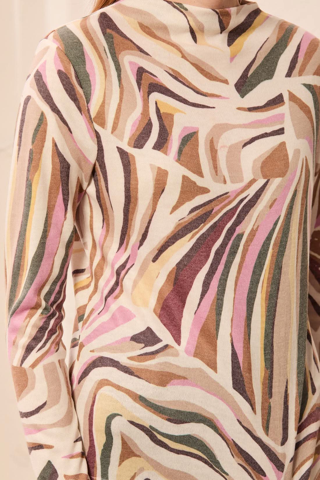 FUNNEL NECK TOP