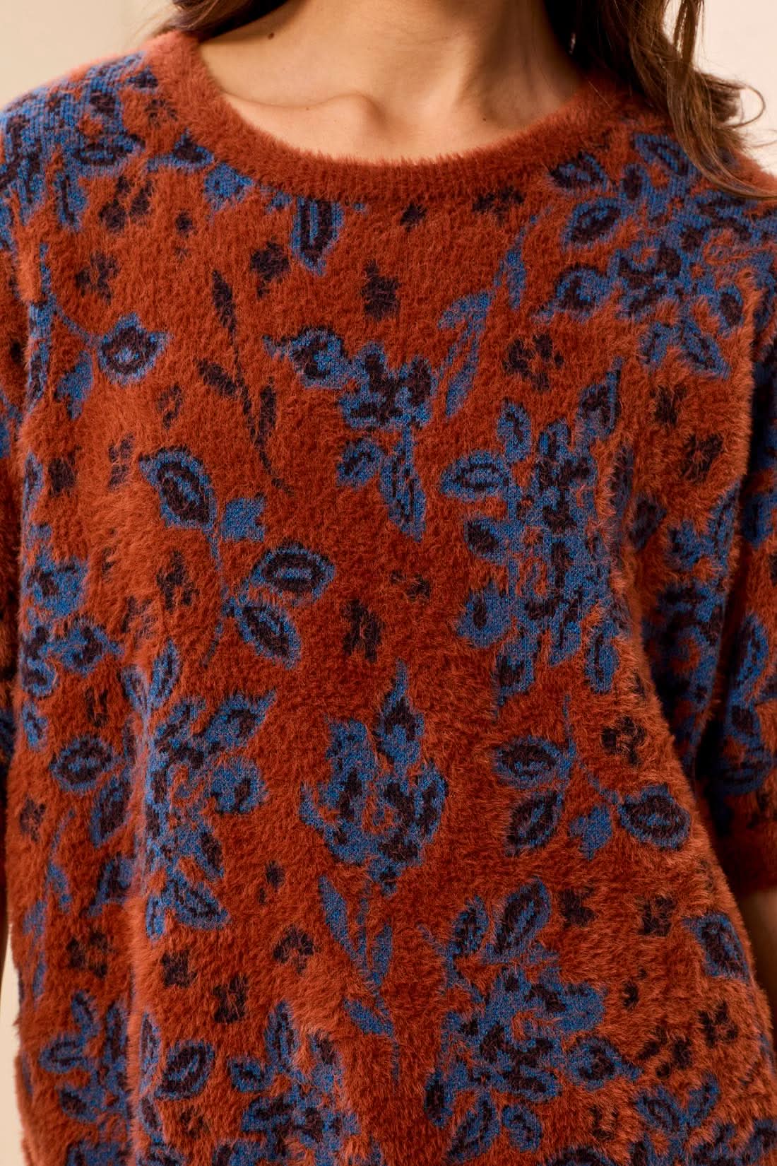 ELBOW SLEEVE CREW NECK