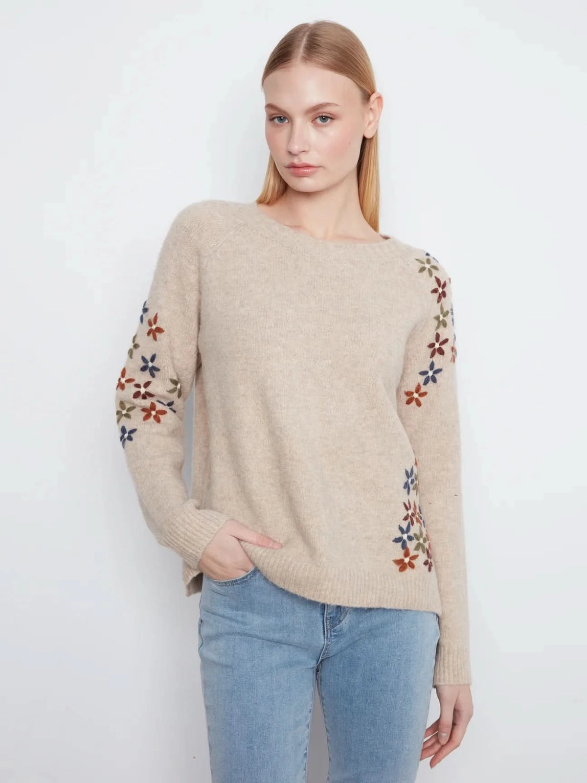 EMBROIDERED SWEATER