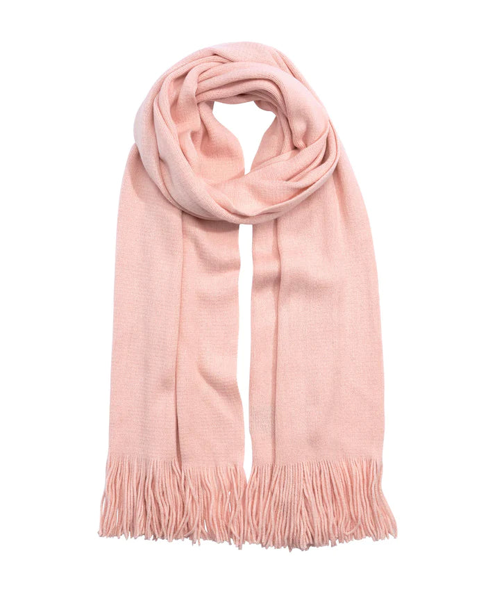 Light grey cozy cashmere Echo New York muffler
Essentials Milk Muffler Scarf.