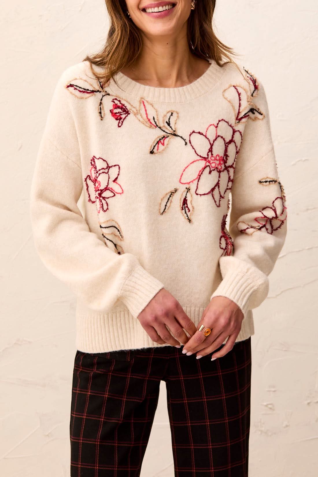 EMBROIDERED CREW NECK