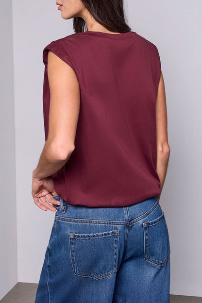ELAGANT SLEEVLESS TEE